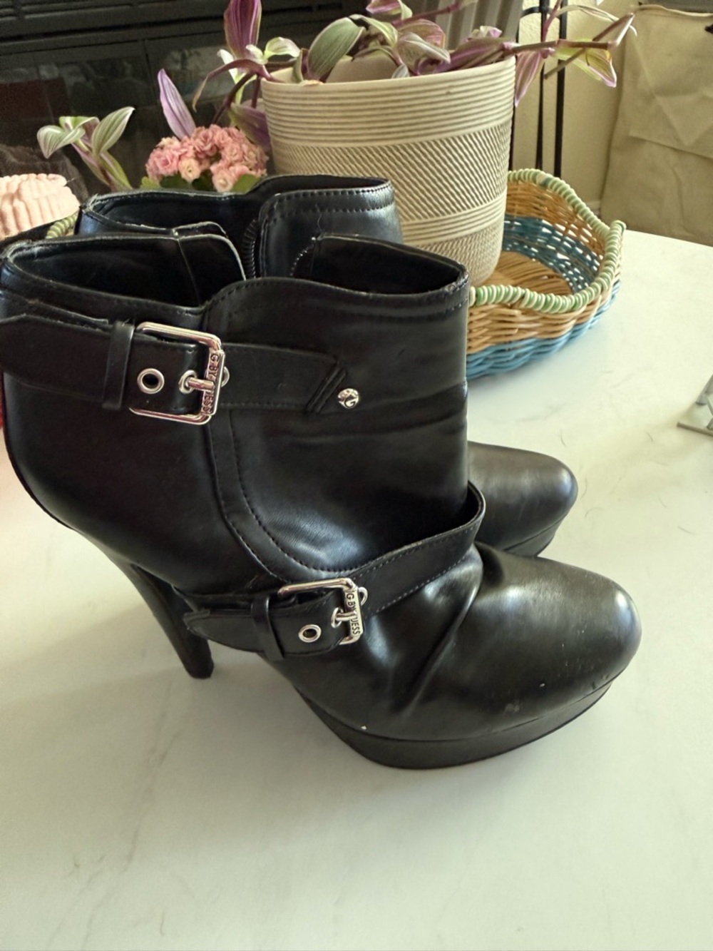 Guess Booties - Picture 4 of 6